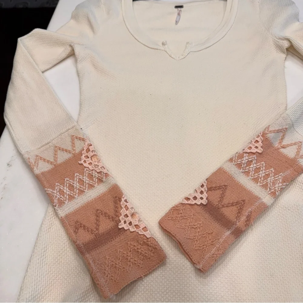 FREE PEOPLE BOHO IVORY KOMBUCHA EMBROIDERED CROCHET KNIT CUFF WAFFLE THERMAL  SP - Picture 7 of 10